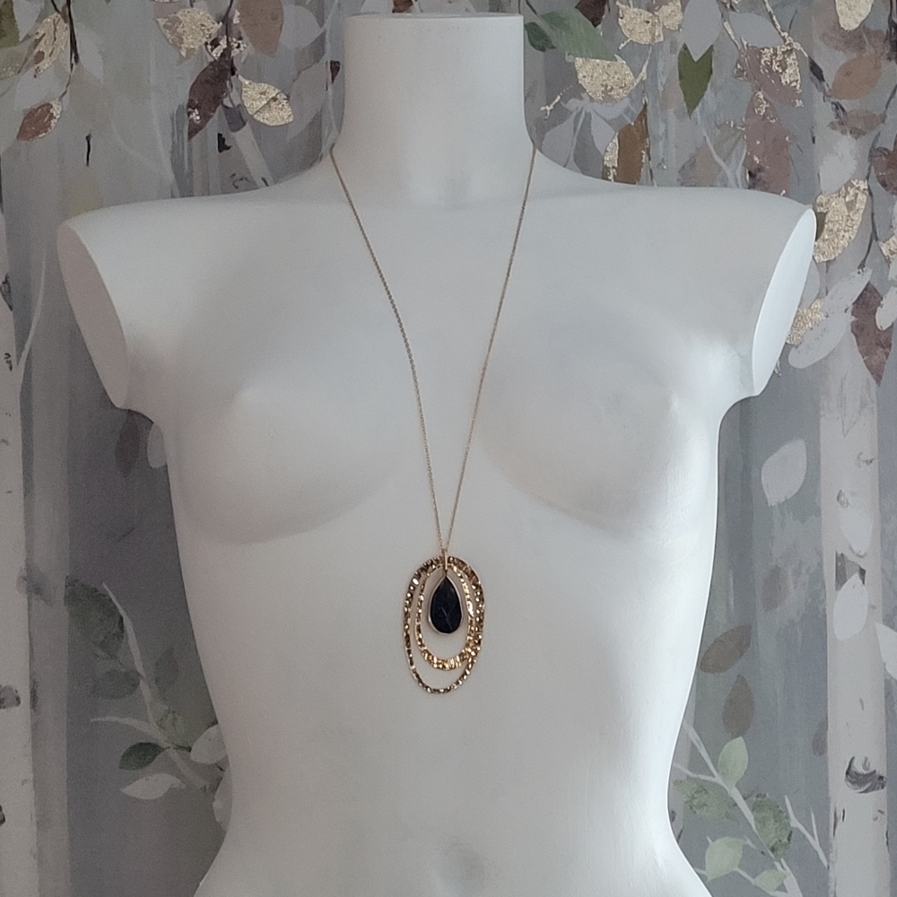 Versona Blue Marbled Teardrop Framed By Hammered Look Gold-tone Ovals Necklace - Picture 5 of 14